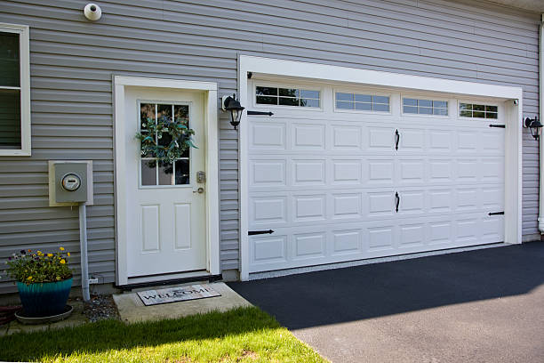 24/7 Emergency Garage Door Panel Replacement experts in Indian River, MI